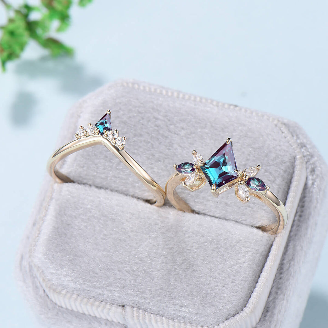Vintage Alexandrite Engagement Ring Set Kite Cut Cluster marquise alexandrite wedding ring set Retro color change stone stacking bridal set - PENFINE