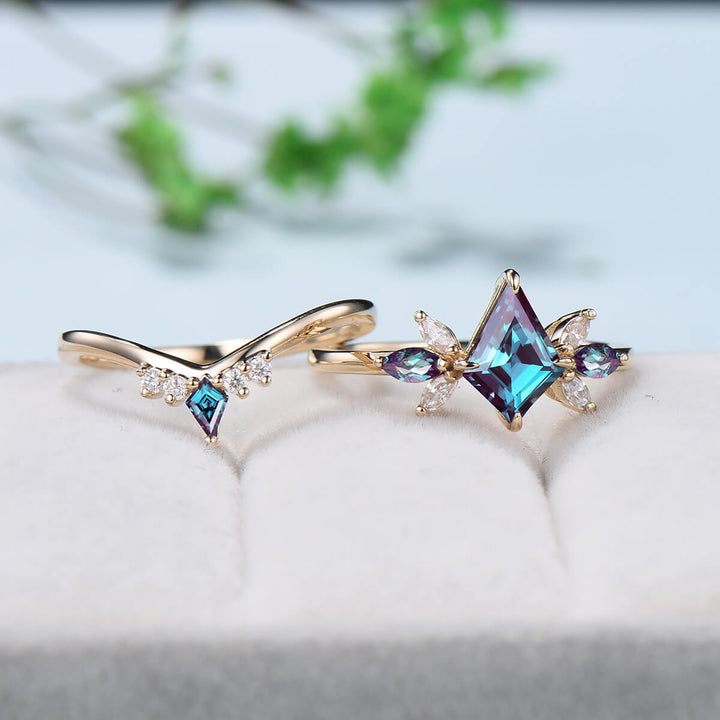 Vintage Alexandrite Engagement Ring Set Kite Cut Cluster marquise alexandrite wedding ring set Retro color change stone stacking bridal set - PENFINE