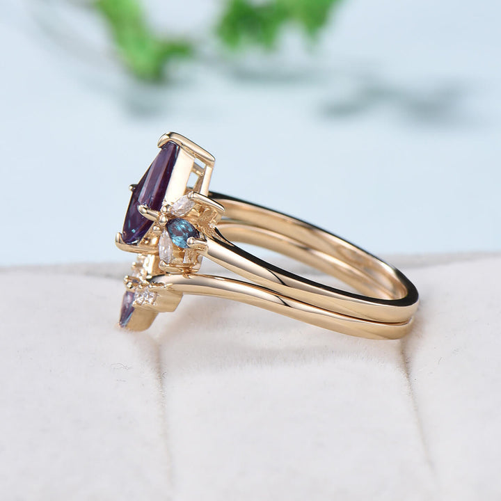 Vintage Alexandrite Engagement Ring Set Kite Cut Cluster marquise alexandrite wedding ring set Retro color change stone stacking bridal set - PENFINE