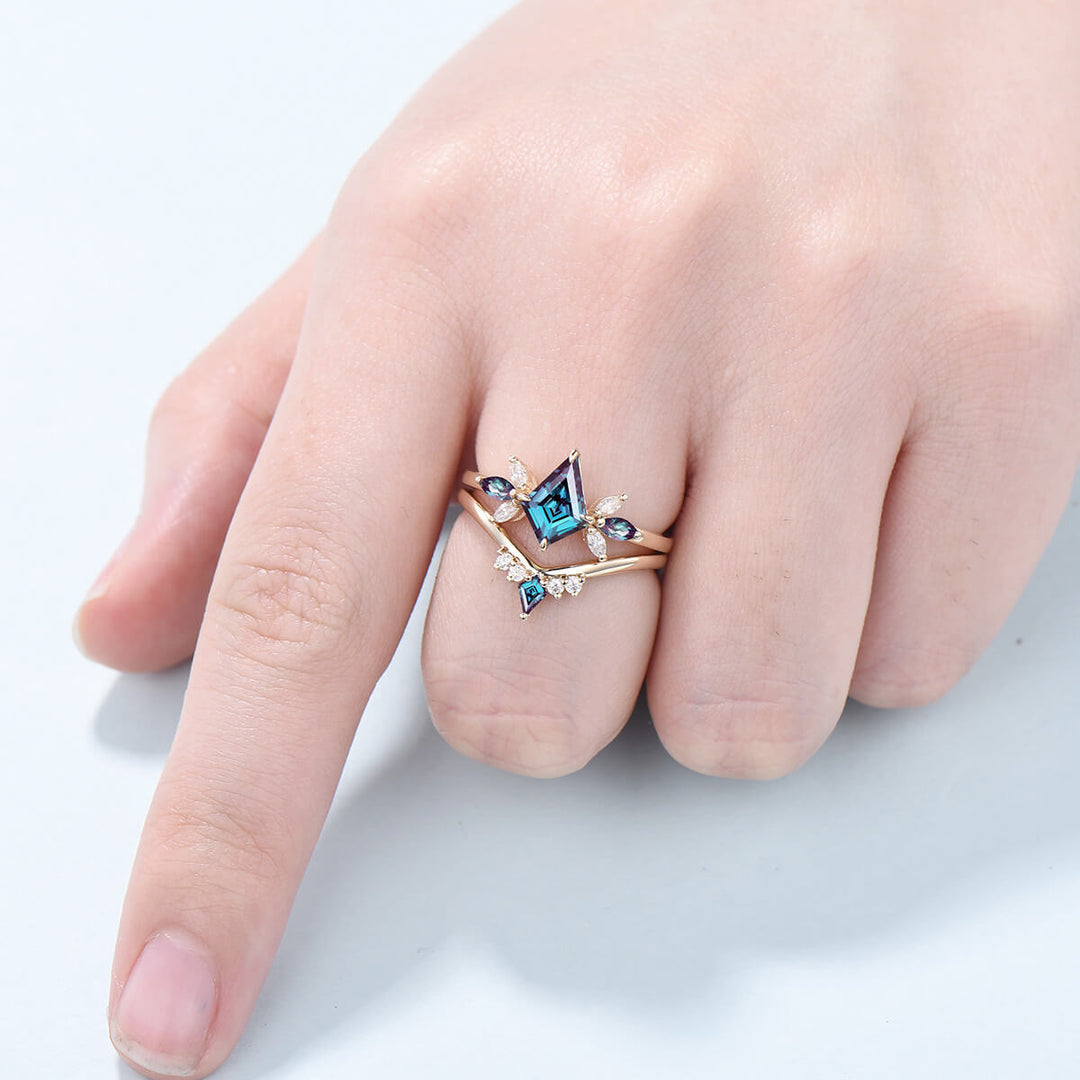 Vintage Alexandrite Engagement Ring Set Kite Cut Cluster marquise alexandrite wedding ring set Retro color change stone stacking bridal set - PENFINE