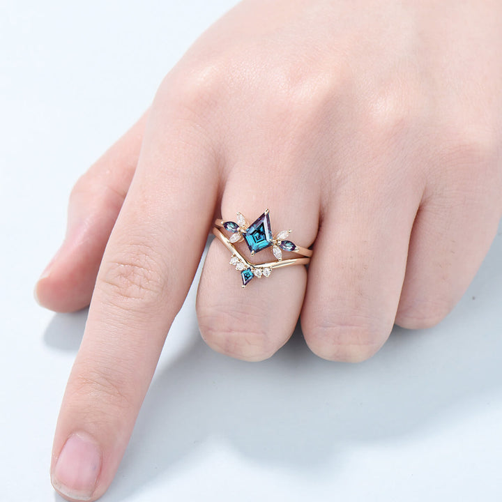Vintage Alexandrite Engagement Ring Set Kite Cut Cluster marquise alexandrite wedding ring set Retro color change stone stacking bridal set - PENFINE