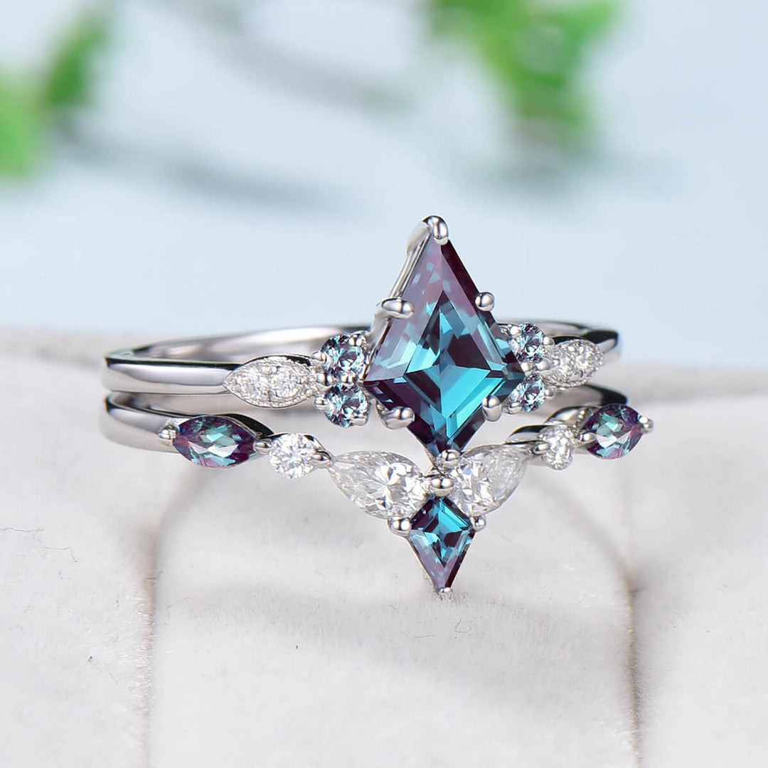 Kite Cut Alexandrite Ring Vintage Alexandrite Moissanite Engagement Ring Unique Milgrain Wedding Set Art Deco June Birthstone Bridal Set - PENFINE