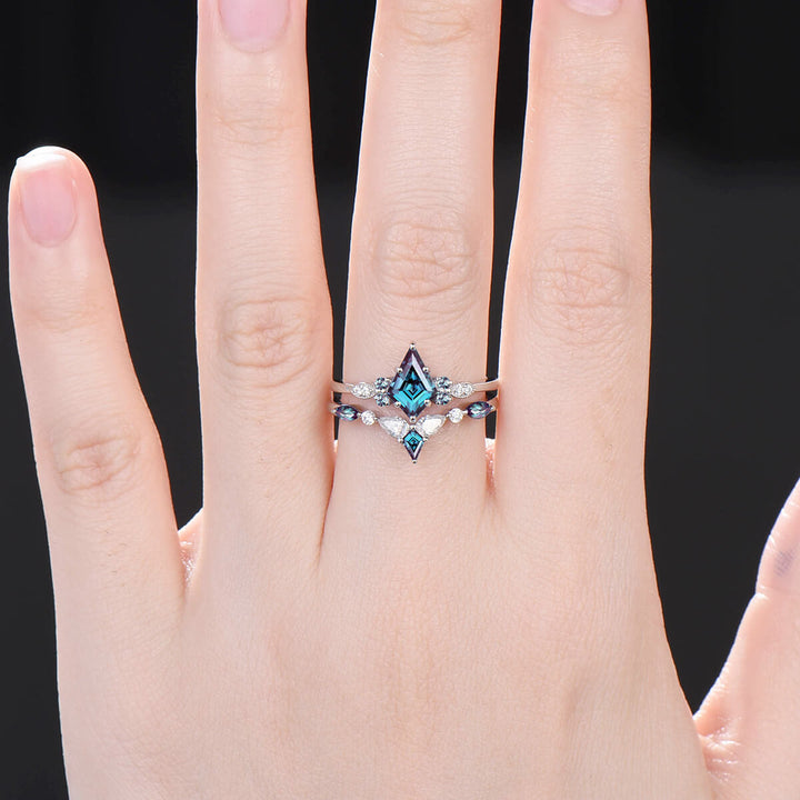 Kite Cut Alexandrite Ring Vintage Alexandrite Moissanite Engagement Ring Unique Milgrain Wedding Set Art Deco June Birthstone Bridal Set - PENFINE