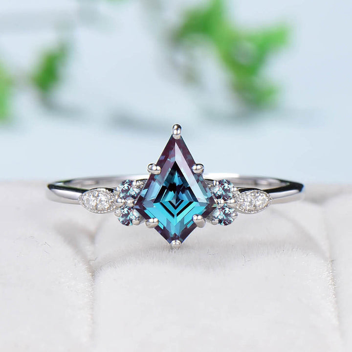 Kite Cut Alexandrite Ring Vintage Alexandrite Moissanite Engagement Ring Unique Milgrain Wedding Set Art Deco June Birthstone Bridal Set - PENFINE