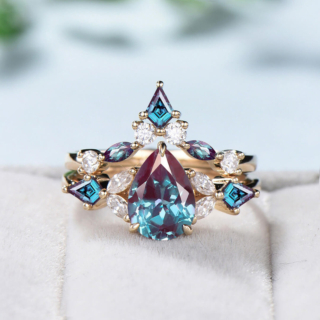 2pcs Vintage Pear shaped alexandrite engagement ring set 14 yellow gold cluster kite marquise alexandrite wedding ring set for women - PENFINE