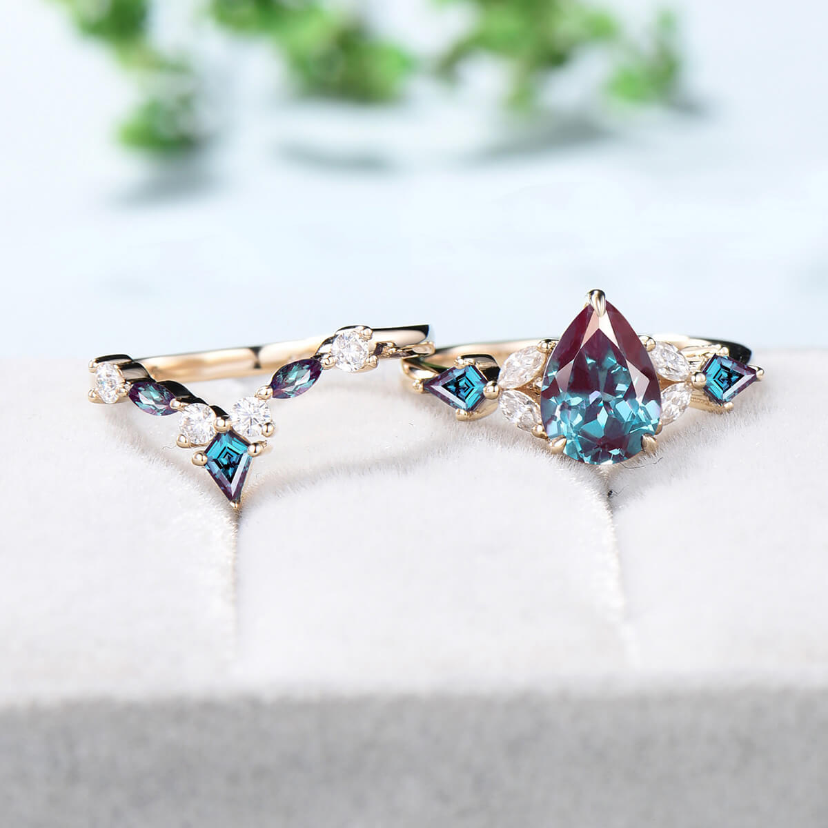 2pcs Vintage Pear shaped alexandrite engagement ring set 14 yellow gold cluster kite marquise alexandrite wedding ring set for women - PENFINE
