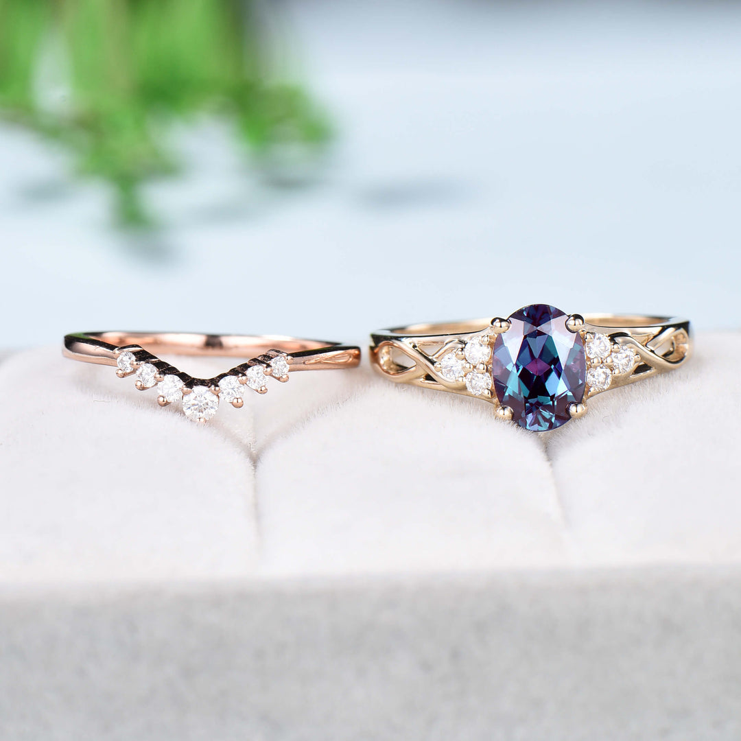 Celtic Love Alexandrite Engagement Ring Set 18K Yellow Gold Vintage Unique Color Change Cluster Diamond Art Deco Wedding Ring Set For Women - PENFINE