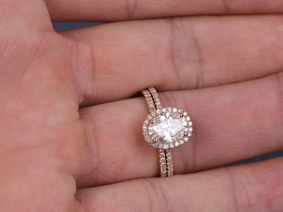 Vintage Art Deco Lab Grown Diamond Ring Set: Oval Halo, 14K Rose Gold - PENFINE