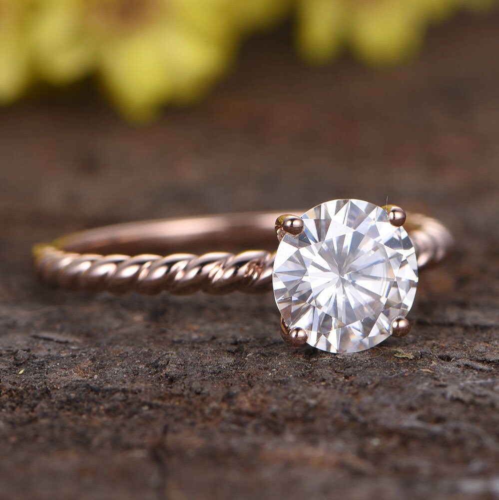1.25ct IGI Certified Lab Grown Diamond Solitaire Ring: 14K Rose Gold Twisted Band