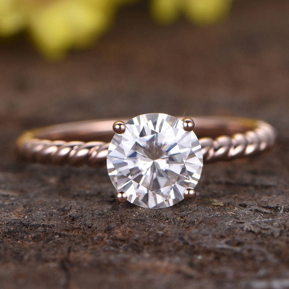 1.25ct IGI Certified Lab Grown Diamond Solitaire Ring: 14K Rose Gold Twisted Band