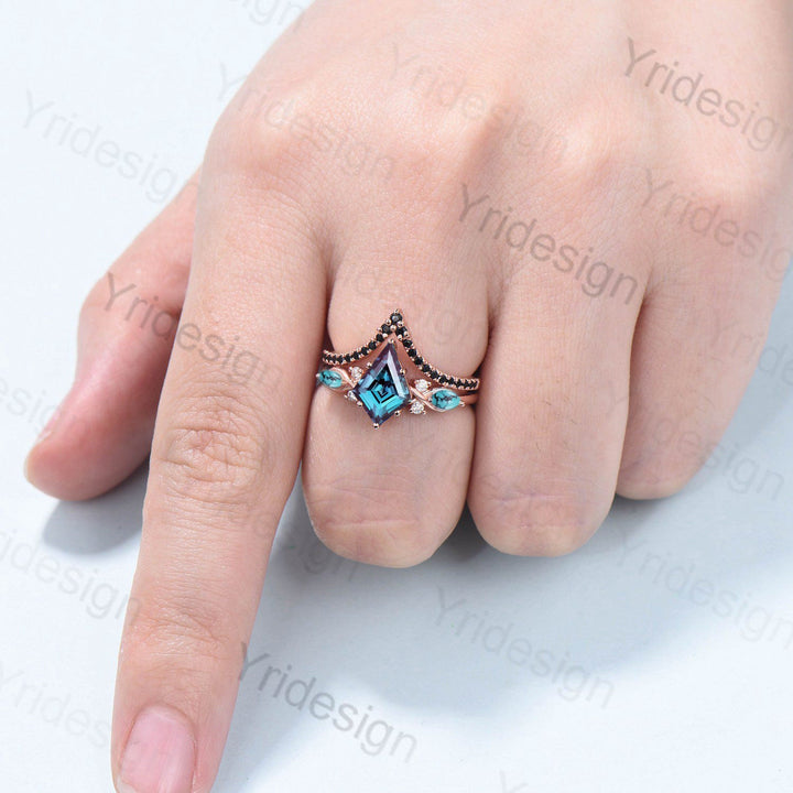 Kite Cut Alexandrite Engagement Ring Set, Rose Gold Twisted Wedding Band - PENFINE