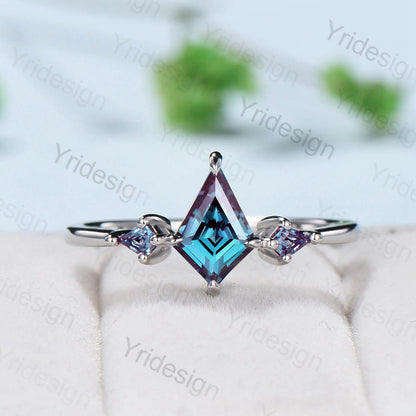 Dainty Black Gold Kite Cut Alexandrite Engagement Ring Minimalist Three Stone - PENFINE