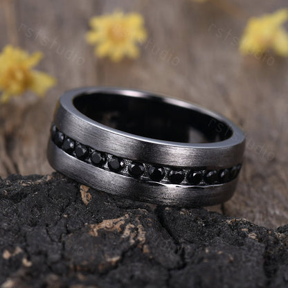 Black Gold Ring: Mens Brushed Band with Black Spinel