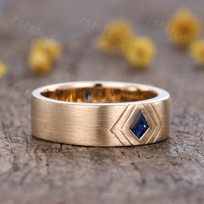 Mens Kite Cut Sapphire Ring, Vintage Gold Engraved Band