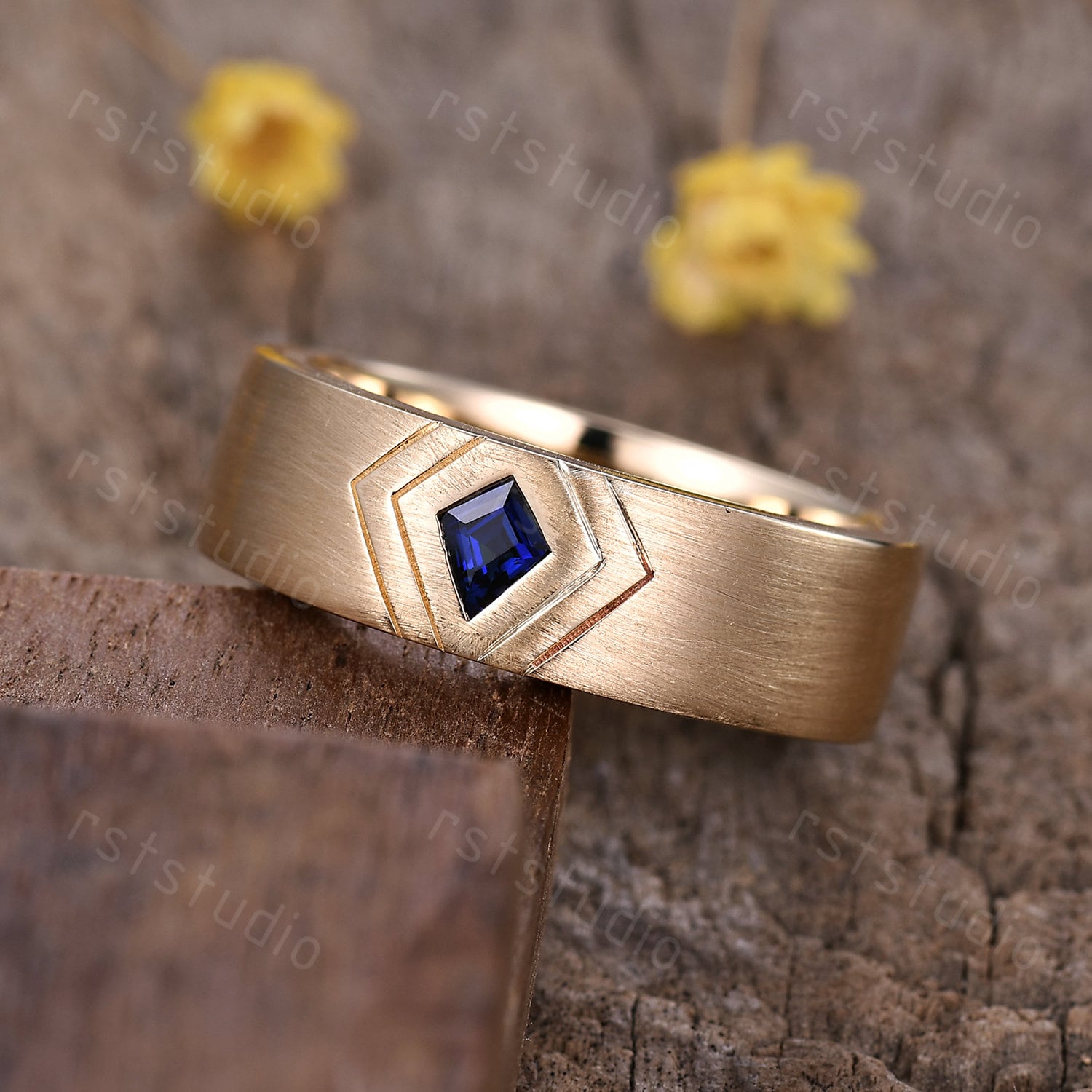 Mens Kite Cut Sapphire Ring, Vintage Gold Engraved Band