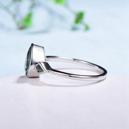 Bezel Set Moss Agate Ring Pear Aquatic Agate Engagement Ring Minimalist Kite Green Agate Wedding Ring For Women Three Stone Anniversary Ring - PENFINE