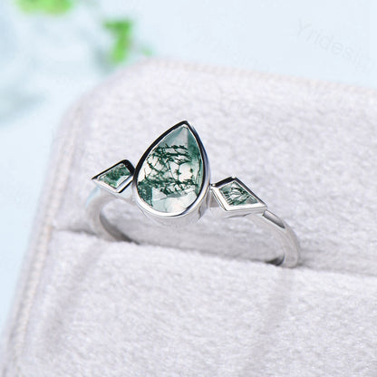 Bezel Set Moss Agate Ring Pear Aquatic Agate Engagement Ring Minimalist Kite Green Agate Wedding Ring For Women Three Stone Anniversary Ring - PENFINE