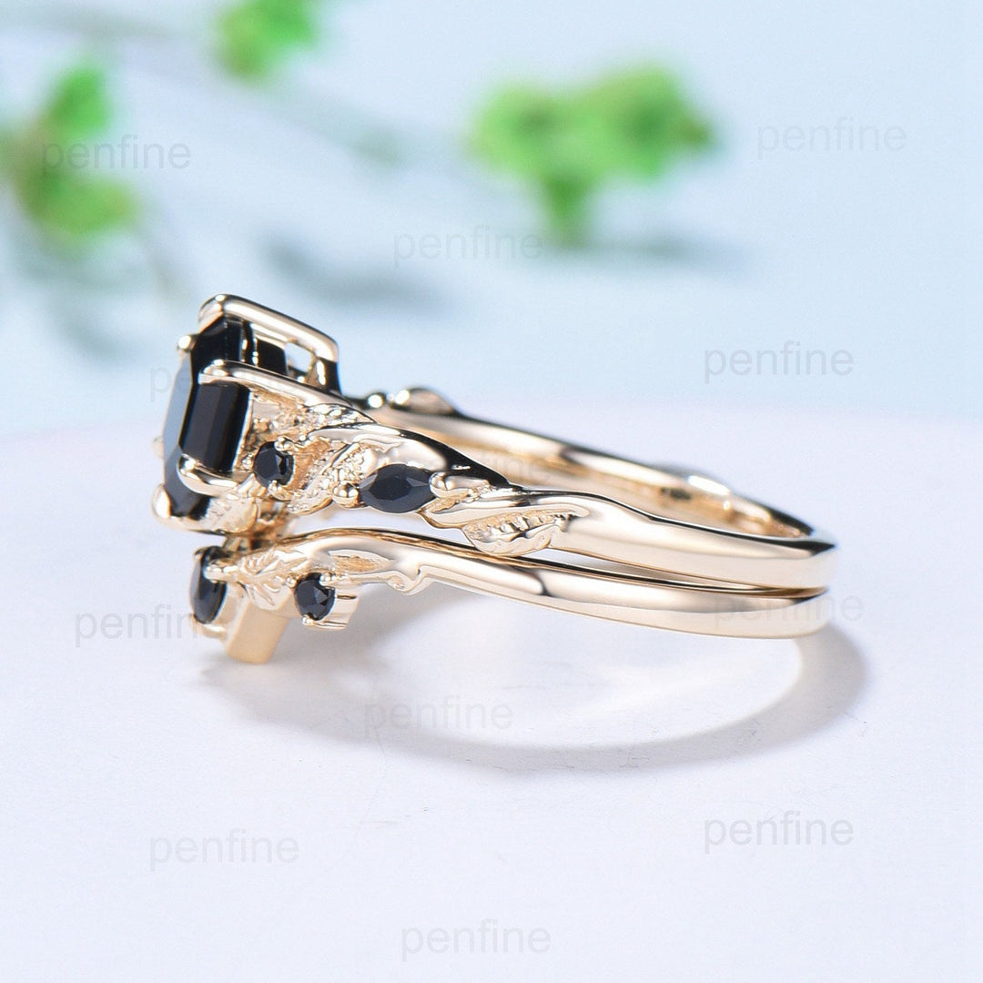 Unique yellow gold black onyx engagement ring set Nature Inspired black stone wedding ring set vintage Retro spinel Leaf Vine bridal set - PENFINE