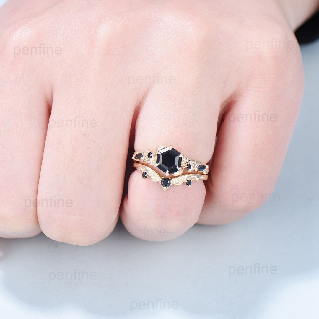 Unique yellow gold black onyx engagement ring set Nature Inspired black stone wedding ring set vintage Retro spinel Leaf Vine bridal set - PENFINE