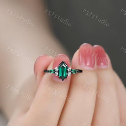 Vintage Emerald Black Gold Ring Set: His & Hers Wedding Bands