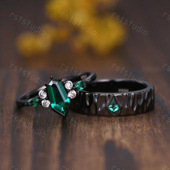 Vintage Emerald Black Gold Ring Set: His & Hers Wedding Bands