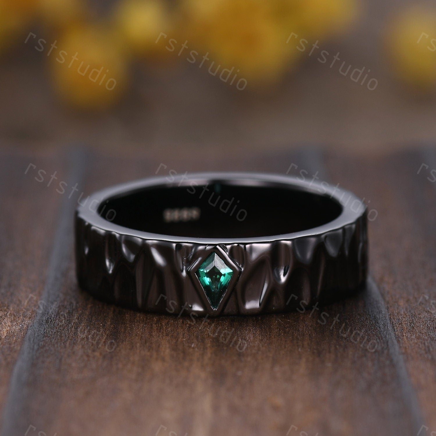 Vintage Emerald Black Gold Ring Set: His & Hers Wedding Bands