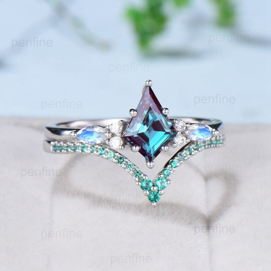 Vintage kite cut alexandrite engagement ring set seven stone marquise moonstone unique moonstone wedding ring set dainty emerald bridal set - PENFINE