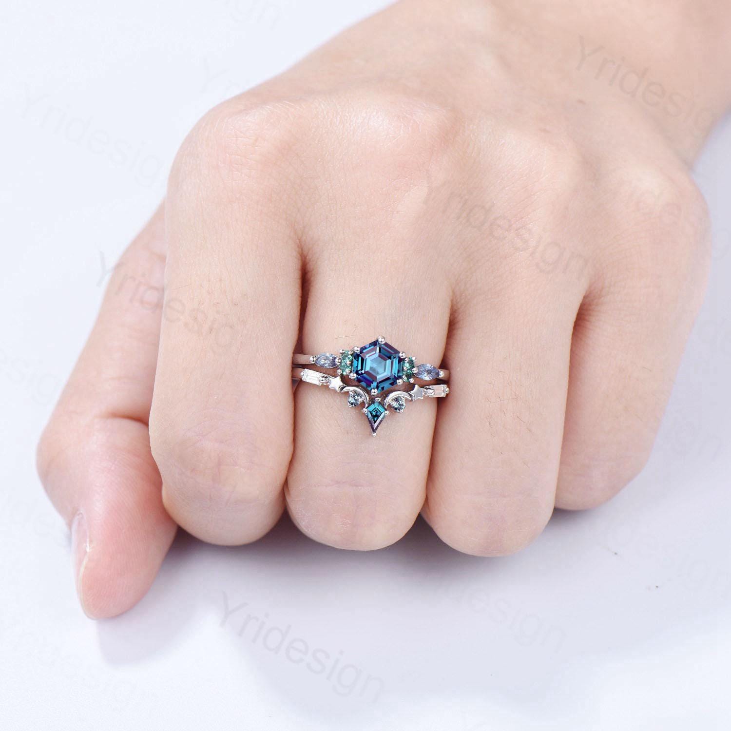 Vintage Style Alexandrite Engagement Ring Set, Promise Ring June Birthstone Gift For Her, Cluster Emerald Bridal Set, Moon Star Kite Band - PENFINE