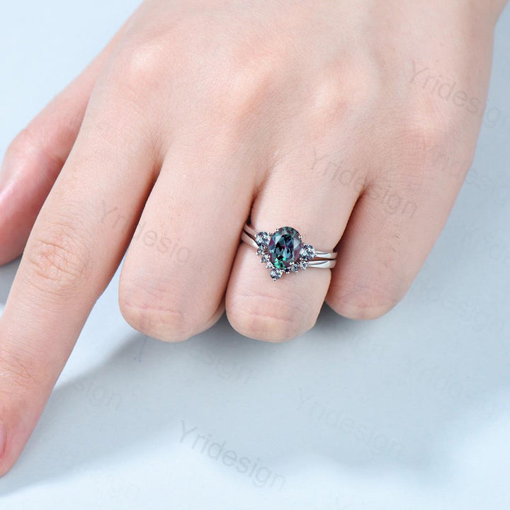 1.5ct Oval Alexandrite Engagement Ring Vintage Color-Change Alexandrite Three Stone Wedding Ring June Birthstone Birthday Ring Promise Gifts - PENFINE