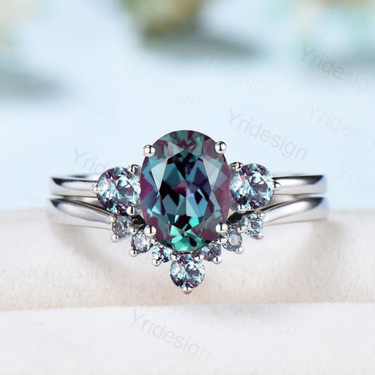 1.5ct Oval Alexandrite Engagement Ring Vintage Color-Change Alexandrite Three Stone Wedding Ring June Birthstone Birthday Ring Promise Gifts - PENFINE