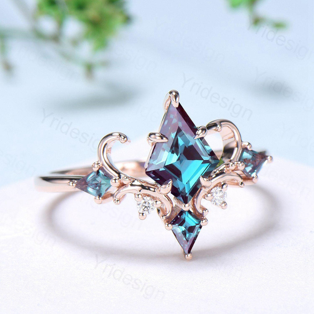 Unique Kite Cut Alexandrite Engagement Ring Art Deco Air Fly Color change Alexandrite Alternative Rose Gold Wedding Ring For Women - PENFINE