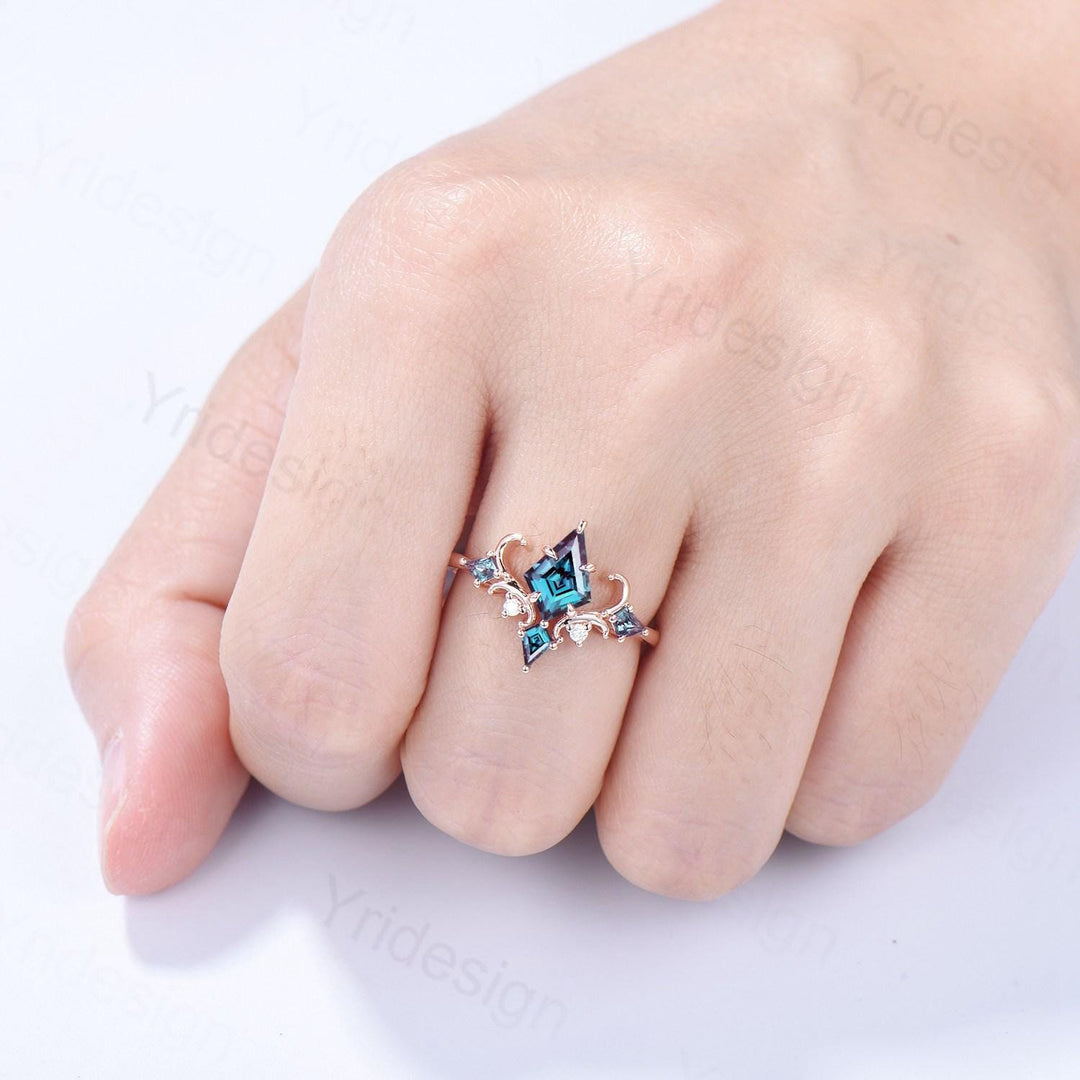 Unique Kite Cut Alexandrite Engagement Ring Art Deco Air Fly Color change Alexandrite Alternative Rose Gold Wedding Ring For Women - PENFINE