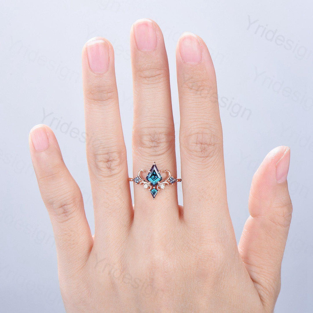 Unique Kite Cut Alexandrite Engagement Ring Art Deco Air Fly Color change Alexandrite Alternative Rose Gold Wedding Ring For Women - PENFINE