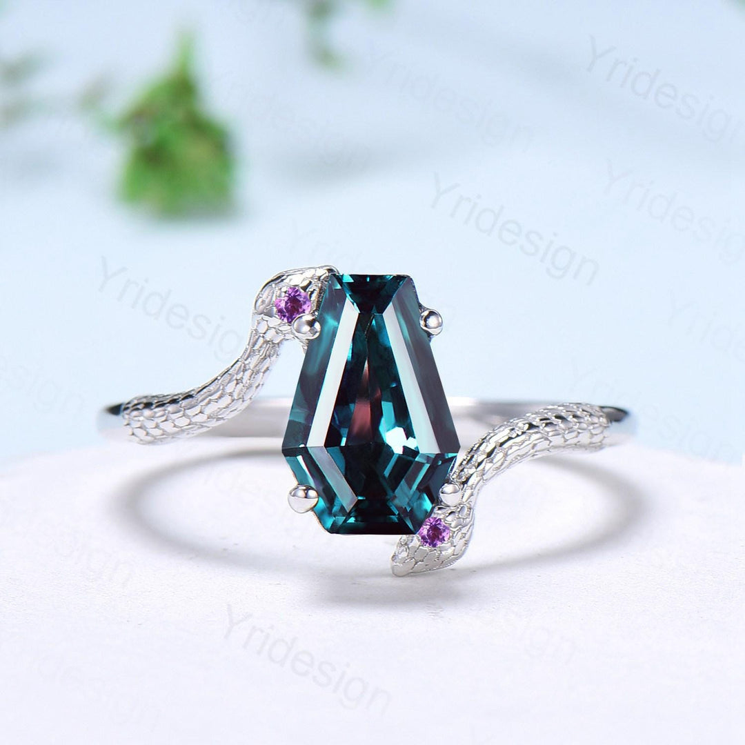 Unique Snake alexandrite engagement ring cold-blooded coffin shaped color changing three stone wedding ring women anniversary promise gift - PENFINE