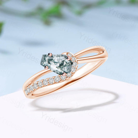 Unique green moss agate engagement ring cold-blooded coffin snake style green stone split shank wedding ring rose gold anniversary gifts - PENFINE