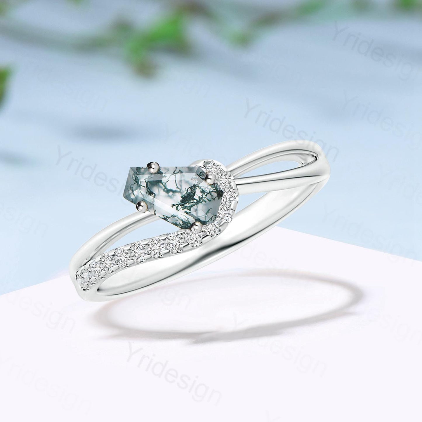 Unique green moss agate engagement ring cold-blooded coffin snake style green stone split shank wedding ring rose gold anniversary gifts - PENFINE