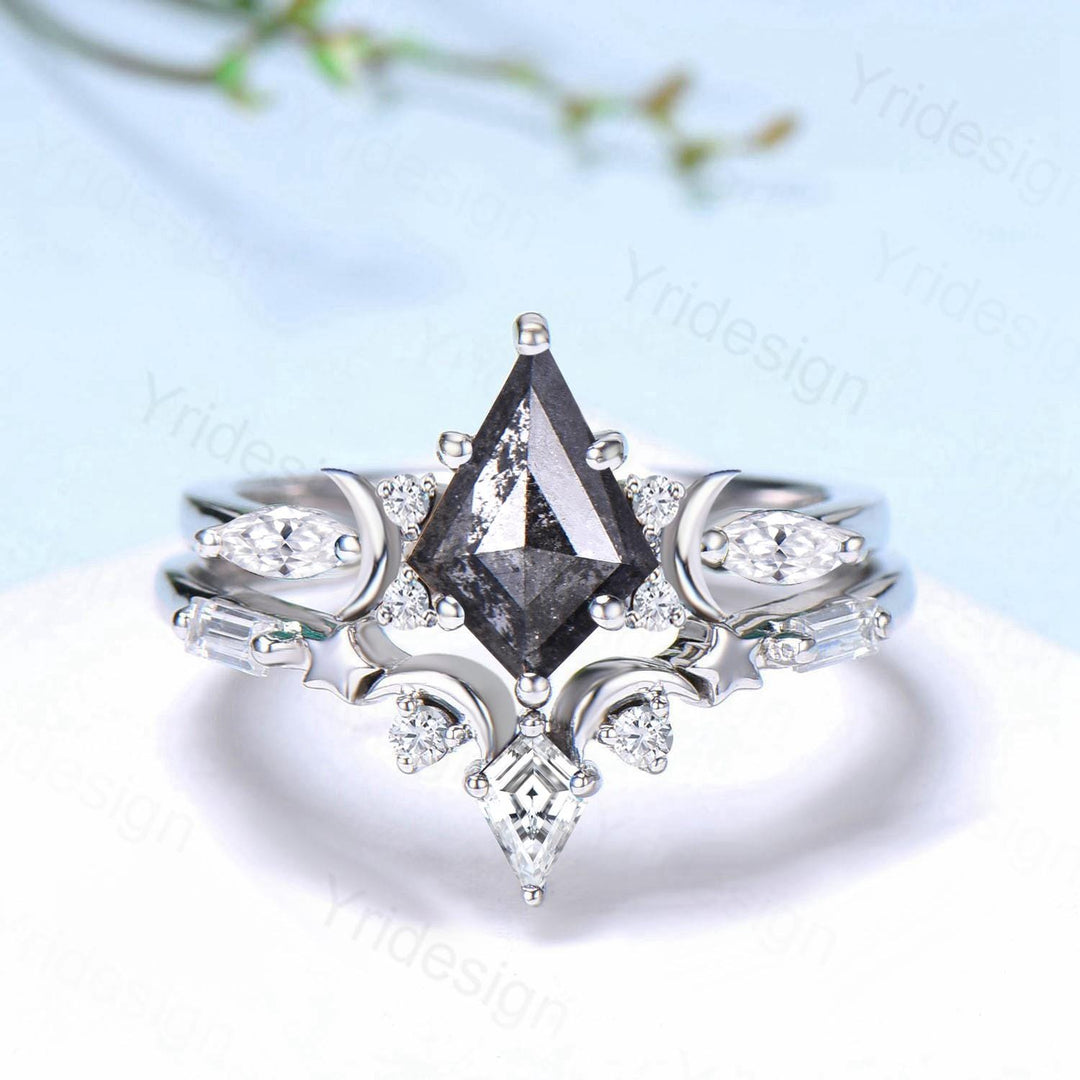 Vintage kite cut salt and pepper diamond engagement ring set Moons and star black gold diamond ring gothic bridal wedding set handmade gifts - PENFINE