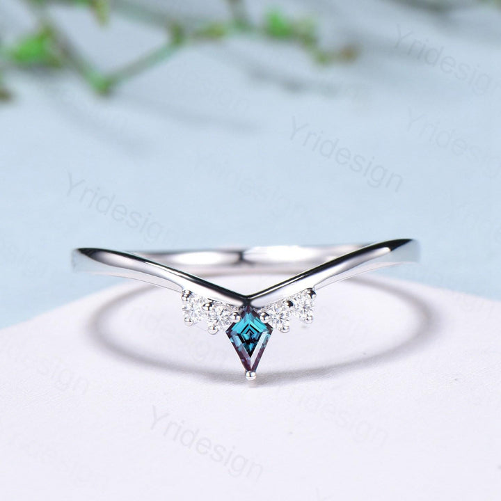 Dainty Curved Alexandrite Wedding Ring Women Kite Alexandrite Stacking Band Moissanite  Anniversary Ring Art Deco June Promise Ring For Her - PENFINE