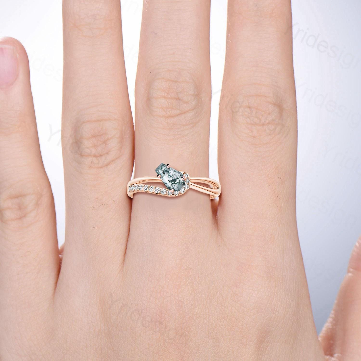 Unique green moss agate engagement ring cold-blooded coffin snake style green stone split shank wedding ring rose gold anniversary gifts - PENFINE