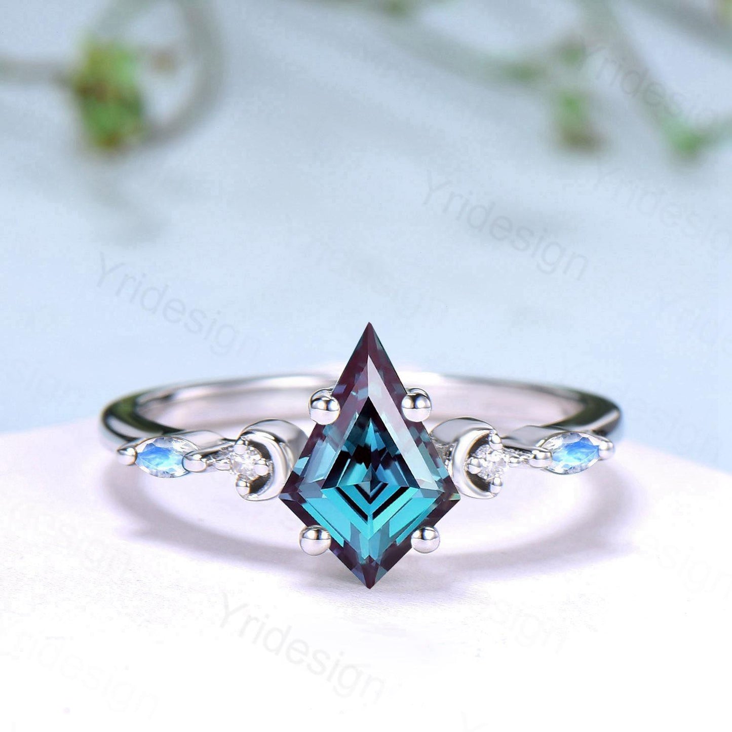 Vintage kite cut alexandrite ring Five Stone crescent moon June birthstone engagement ring Moonstone bridal wedding set anniversary gifts - PENFINE