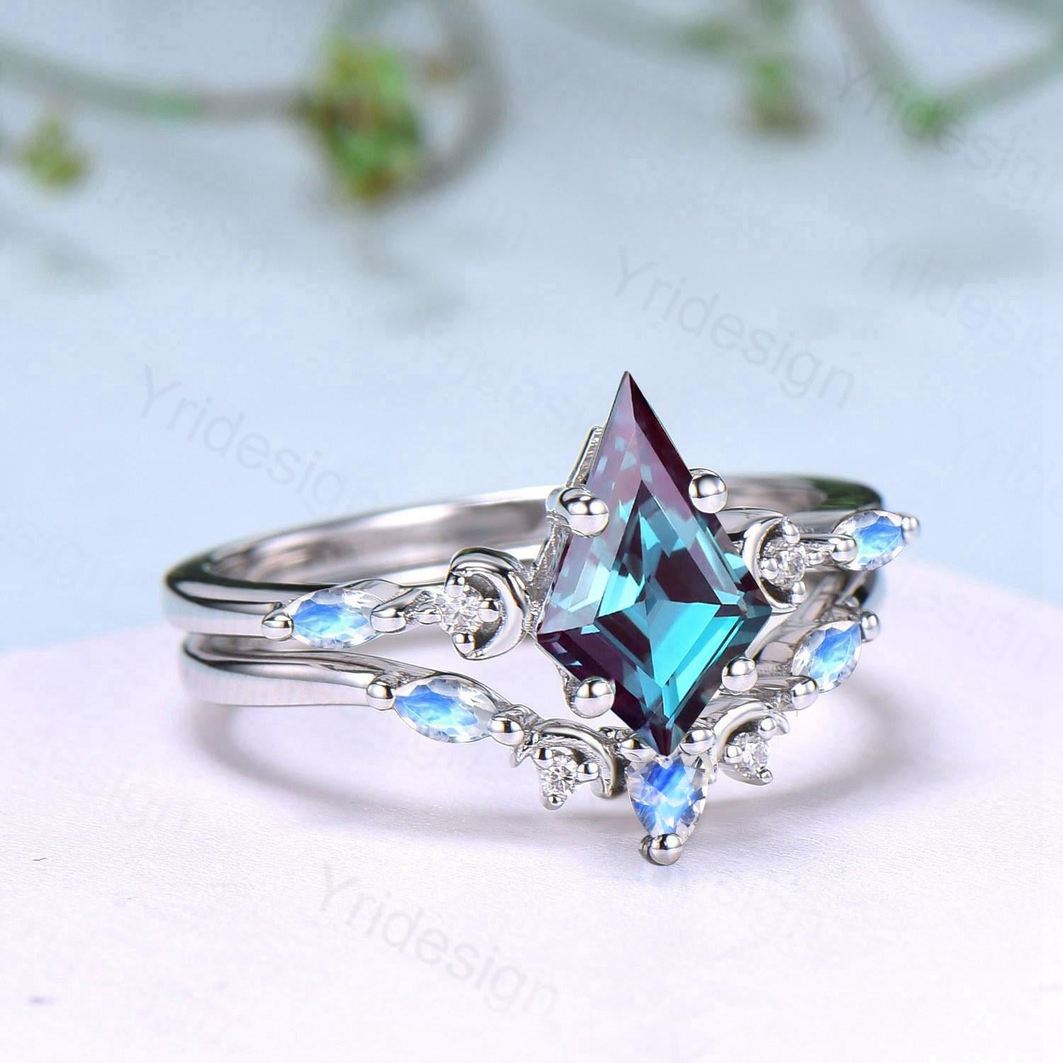 Vintage kite cut alexandrite ring Five Stone crescent moon June birthstone engagement ring Moonstone bridal wedding set anniversary gifts - PENFINE