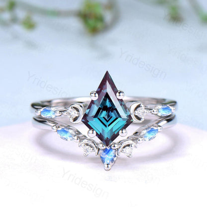 Vintage kite cut alexandrite ring Five Stone crescent moon June birthstone engagement ring Moonstone bridal wedding set anniversary gifts - PENFINE