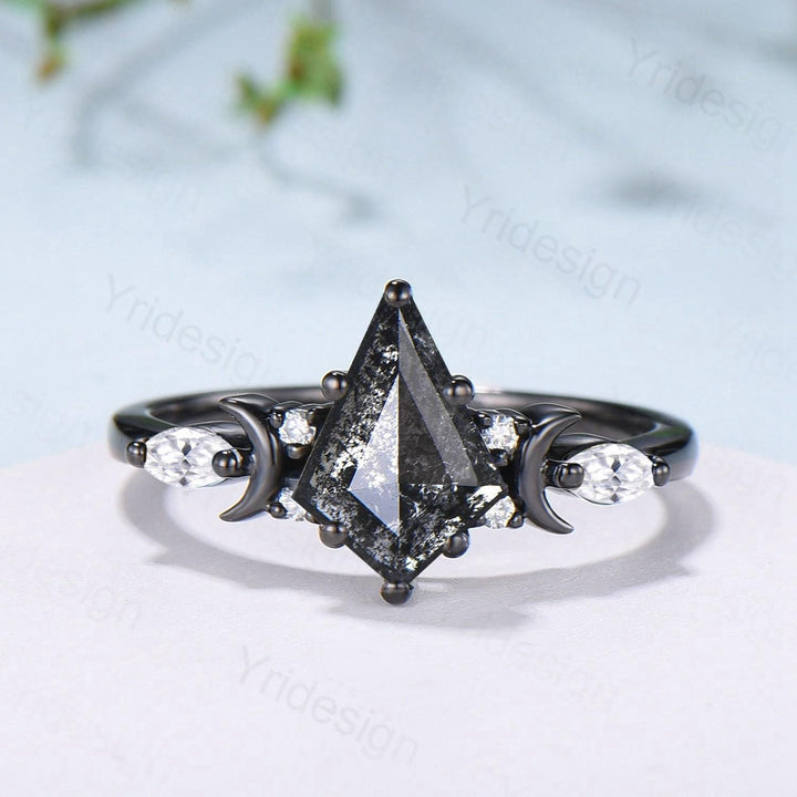 Vintage kite cut salt and pepper diamond engagement ring set Moons and star black gold diamond ring gothic bridal wedding set handmade gifts - PENFINE