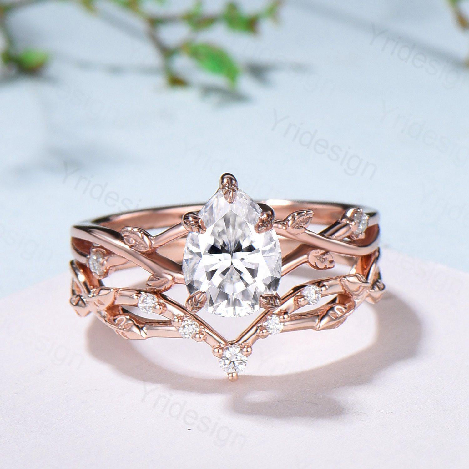 Vintage Pear Shaped Diamond Engagement Ring Set Unique 18K Rose Gold Moissanite Wedding Ring Set Nature Inspired Leafy Vine Anniversary Ring - PENFINE