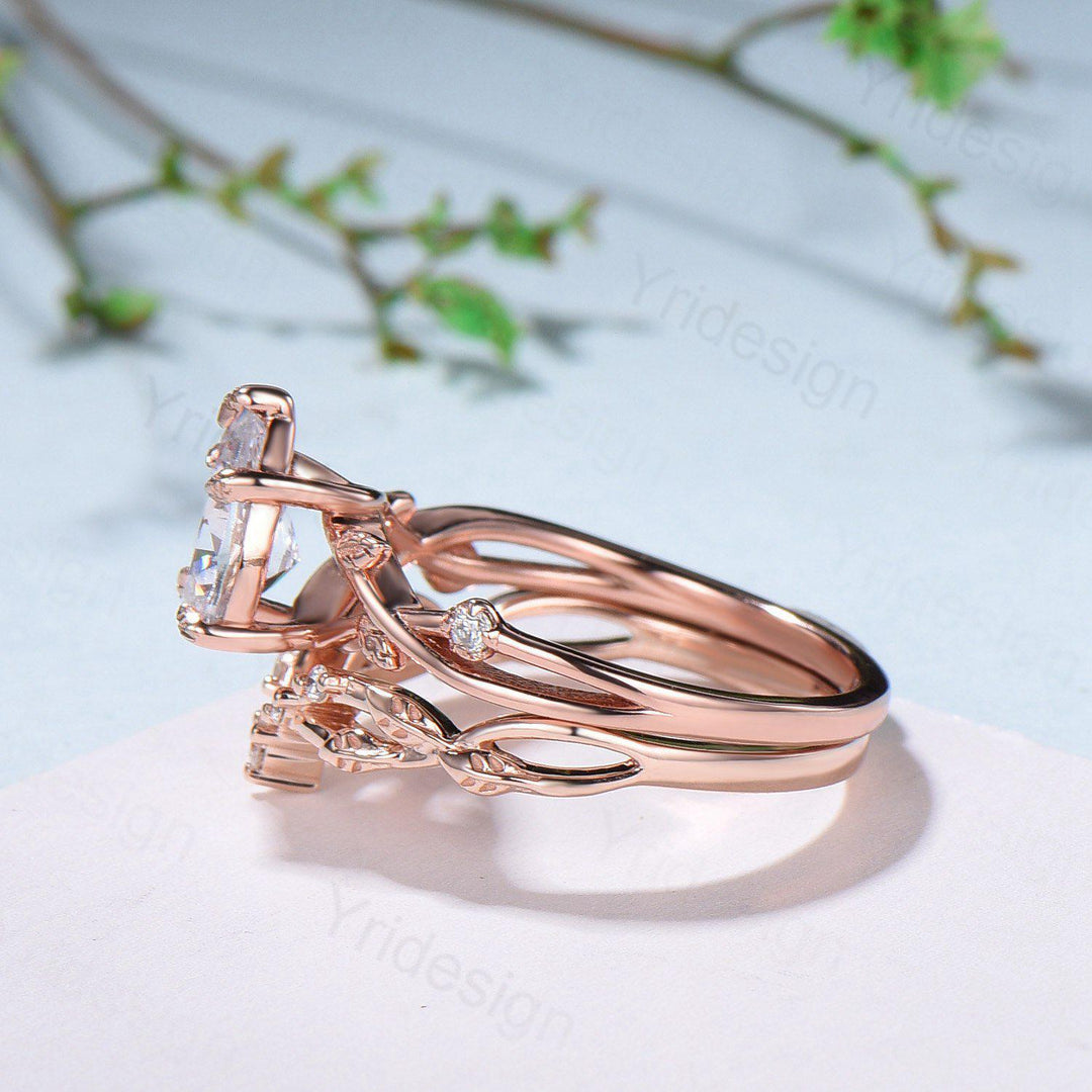Vintage Pear Shaped Diamond Engagement Ring Set Unique 18K Rose Gold Moissanite Wedding Ring Set Nature Inspired Leafy Vine Anniversary Ring - PENFINE