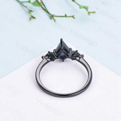 Minimalist Black Gold Three Stone Lab Grown Diamond Ring Kite Cut Natural Salt And Pepper Diamond Engagement Ring Silver Alexandrite Ring - PENFINE
