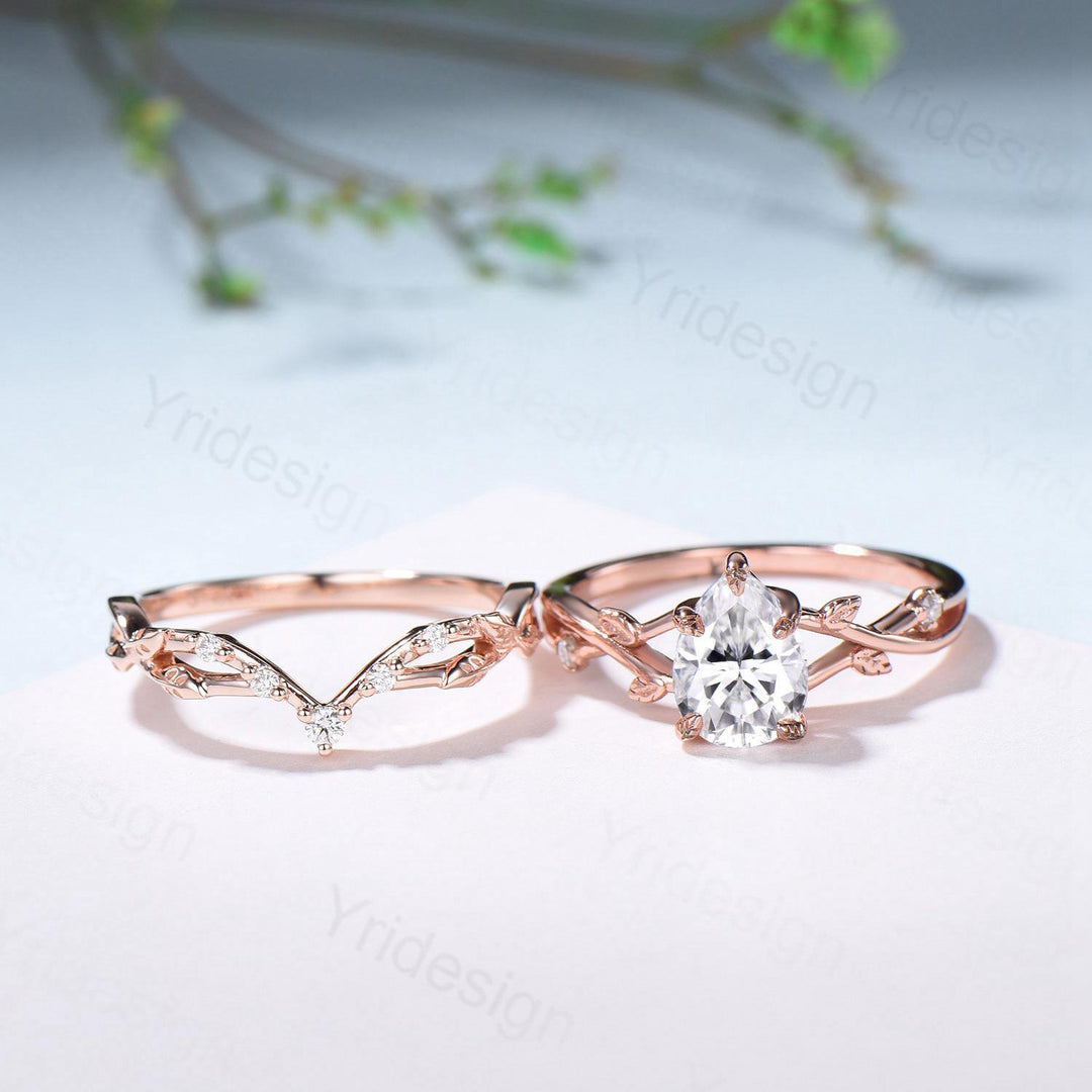 Vintage Pear Shaped Diamond Engagement Ring Set Unique 18K Rose Gold Moissanite Wedding Ring Set Nature Inspired Leafy Vine Anniversary Ring - PENFINE
