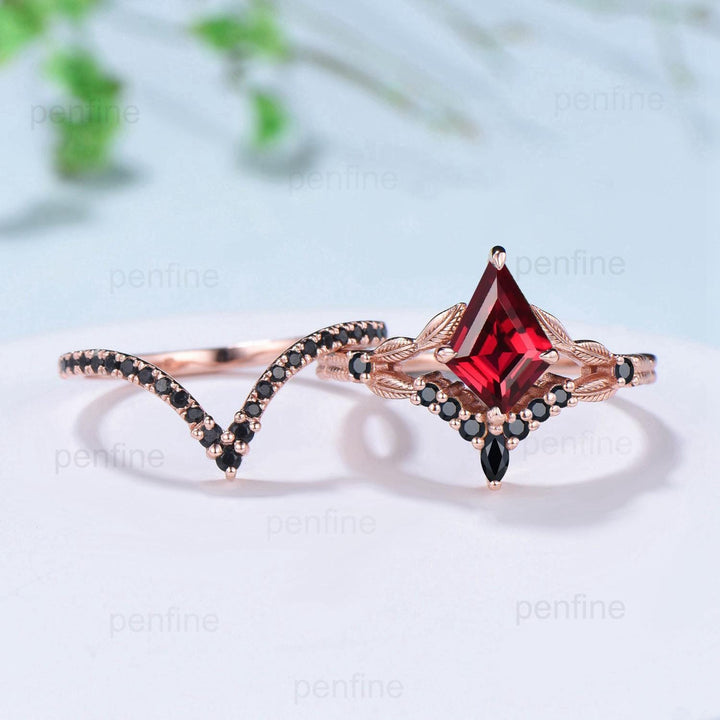 Vintage natural garnet ring set kite cut unique red garnet split shank engagement ring cluster black spinel bridal wedding ring leaf jewelry - PENFINE