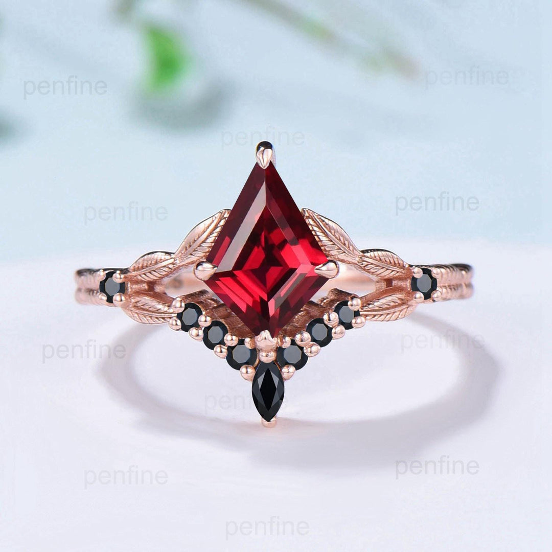 Vintage natural garnet ring set kite cut unique red garnet split shank engagement ring cluster black spinel bridal wedding ring leaf jewelry - PENFINE