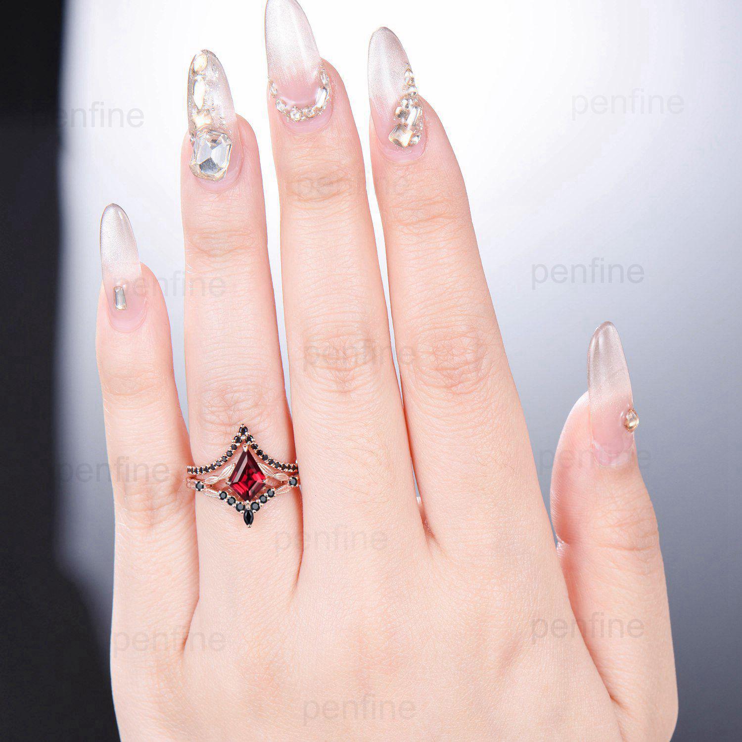 Vintage natural garnet ring set kite cut unique red garnet split shank engagement ring cluster black spinel bridal wedding ring leaf jewelry - PENFINE